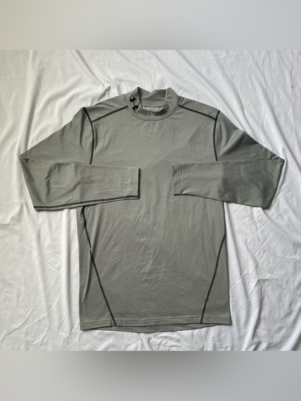 Under Armour Men’s Gray ColdGear Mock Neck Fitted Long Sleeve Shirt size M